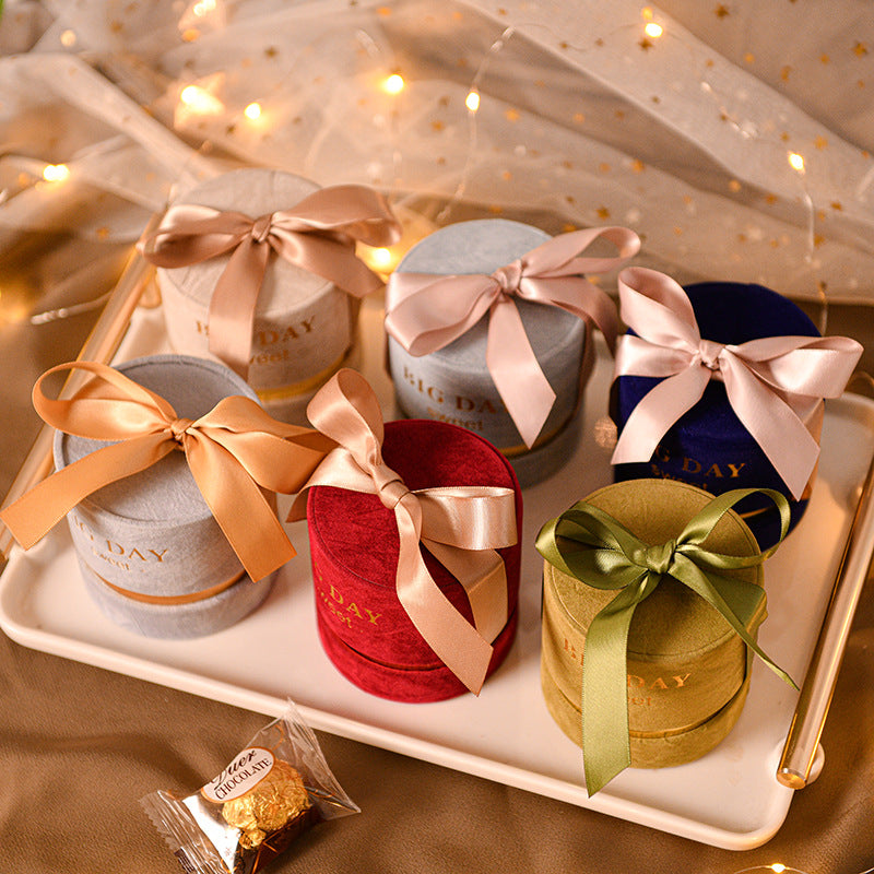 Round Velvet Flower Box