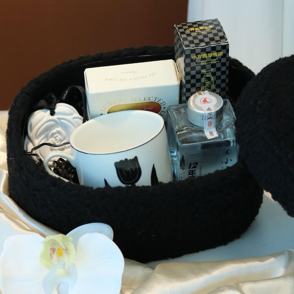 Plush Texture Oval Box