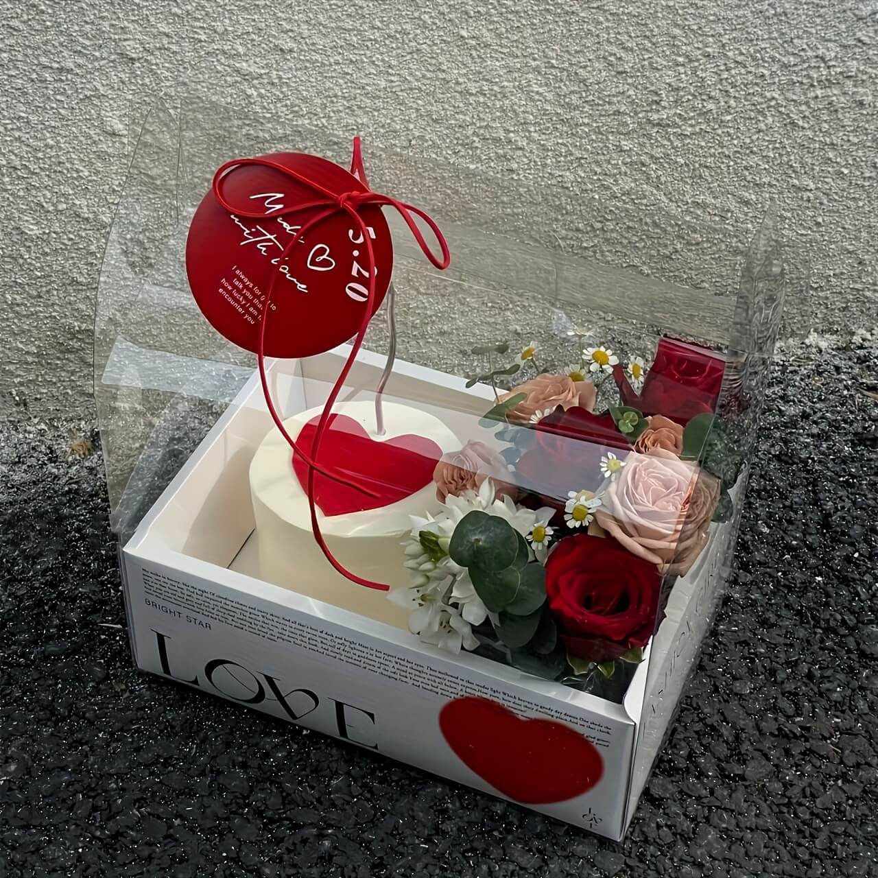 Transparent Handheld Flower Gift Box