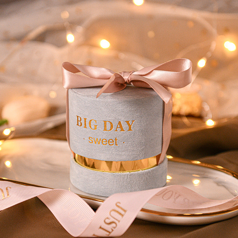 Round Velvet Flower Box