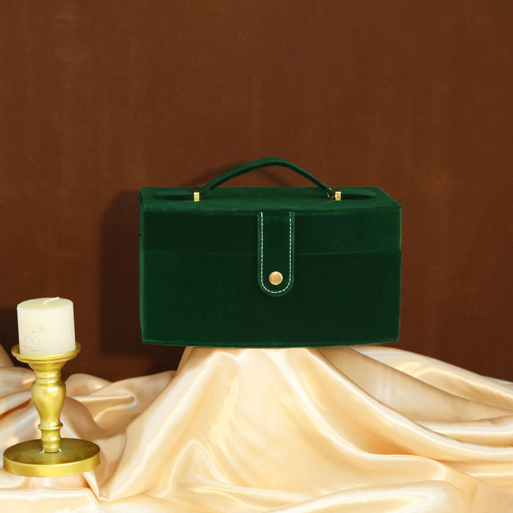 Velvet Fan-shaped Gift Box