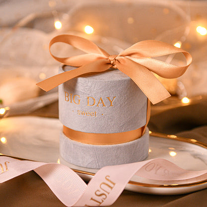 Round Velvet Flower Box