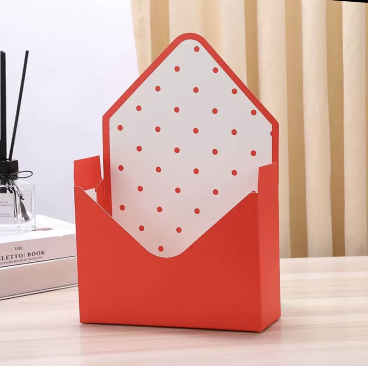 Folding Hand-held Envelope Box