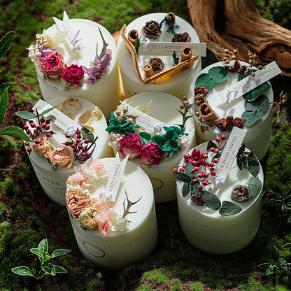 Velas perfumadas con flores secas para aromaterapia