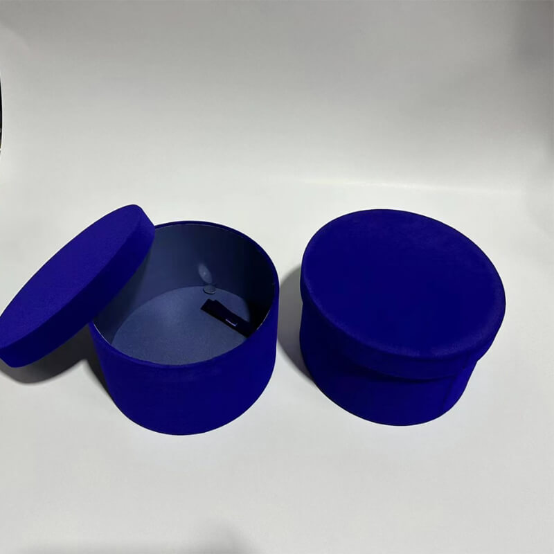 Boîte à fleurs ronde en velours 