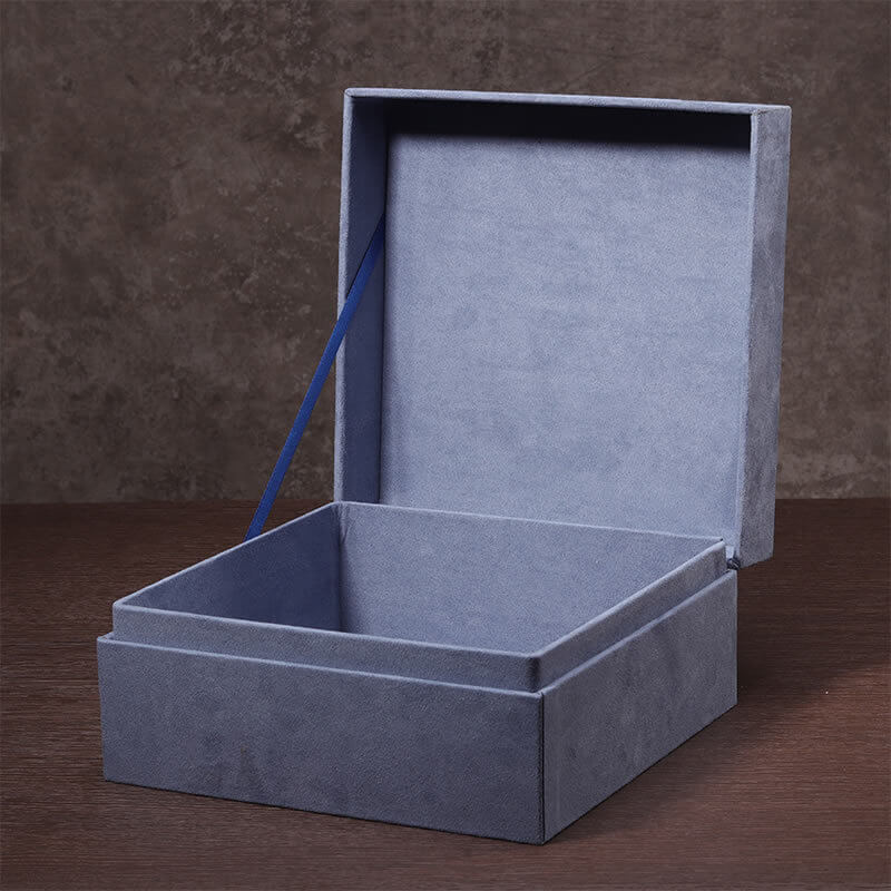 Caja de flores redonda de terciopelo 