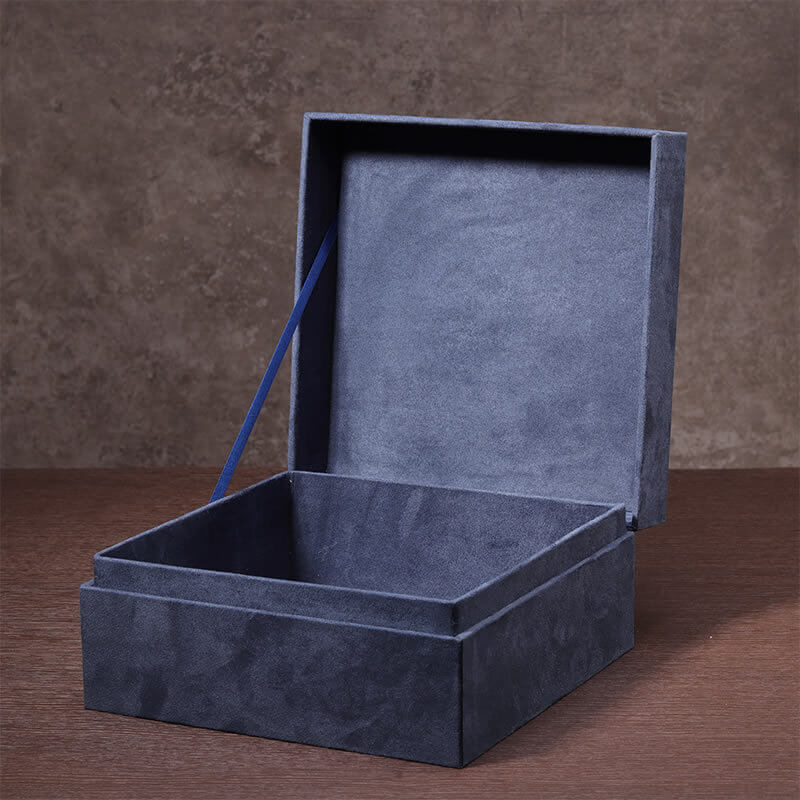 Caja de flores redonda de terciopelo 