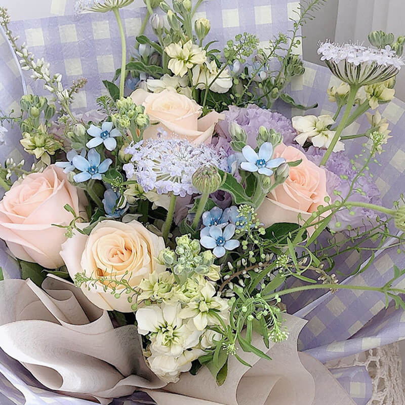 Plaid Flower Wrapping Paper, 22.8 × 22.8 Inch, 20 Sheets