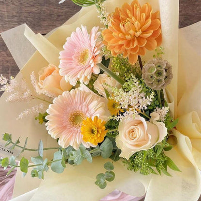 Caja de flores redonda de terciopelo 