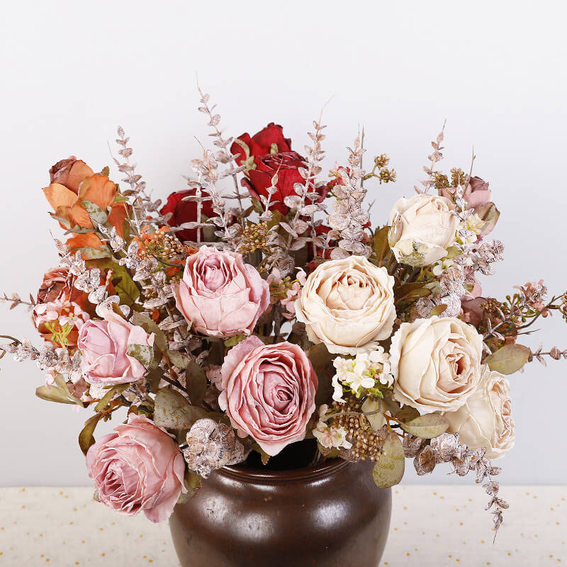Flores artificiales rosas quemadas retro