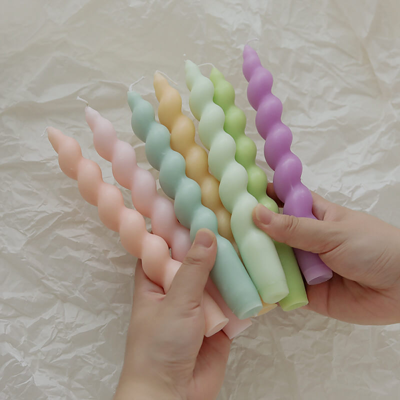 Bougie conique pour la maison