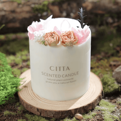 Velas perfumadas con flores secas para aromaterapia