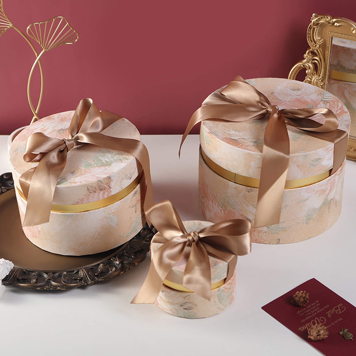 Round Gift Box with Ribbon